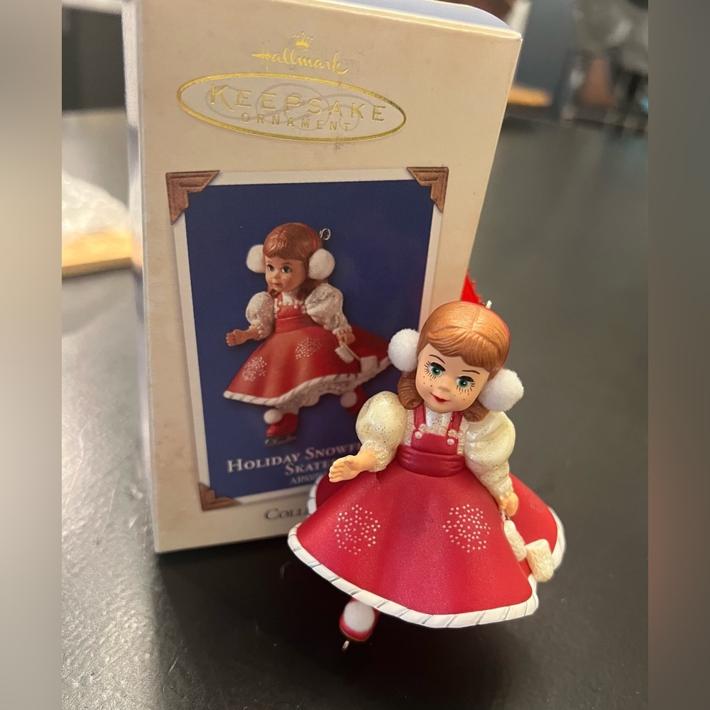 Hallmark Ornament Christmas Madame Alexander Holiday Snowflake‎ Skater 2003